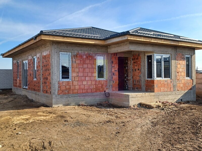 Dragomiresti casa parter 4 camere 2 bai, terasa, apa, canalizare, gaze